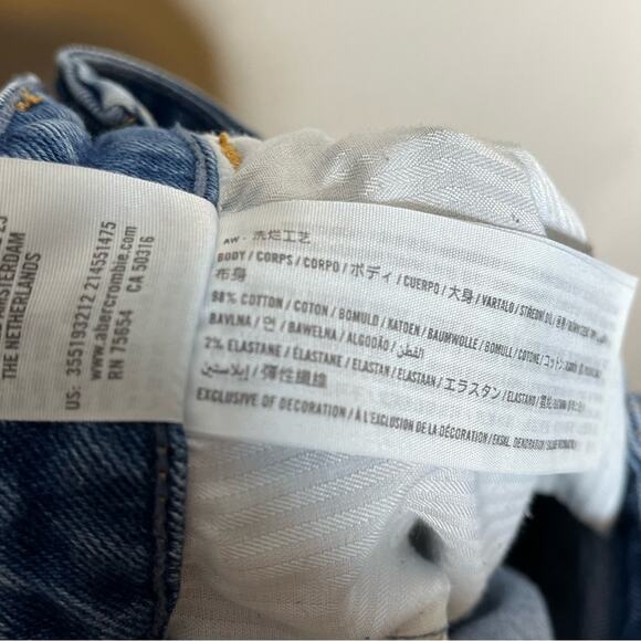 HOLLISTER ultra high rise dad jean size 26 short (3) distressed - Picture 4 of 5